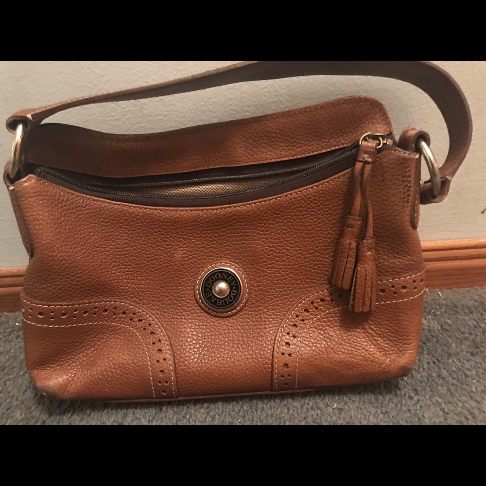 Used vintage Dooney & Bourke purse!